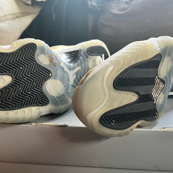 Air Jordan Retro ELEVEN LOW “Gold Ceremony” 2016 - Picture 5 of 5